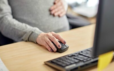 Sancionada lei que determina o afastamento do trabalho presencial de empregada gestante durante a pandemia